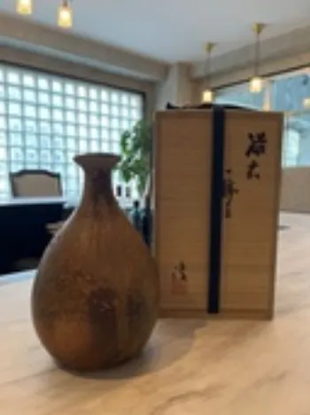 備前焼人間国宝　伊勢崎淳 花瓶（美術品・骨董品）の商品画像 - 査定完了日：2026/03/24 - 最高査定価格：30,000円