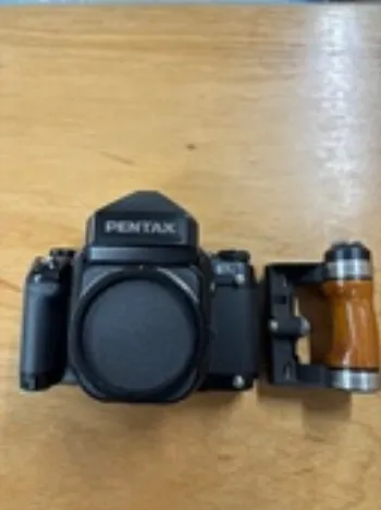 Pentax 67II(ウッドグリップ付き)（カメラ）の商品画像 - 査定完了日：2026/03/04 - 最高査定価格：200,000円