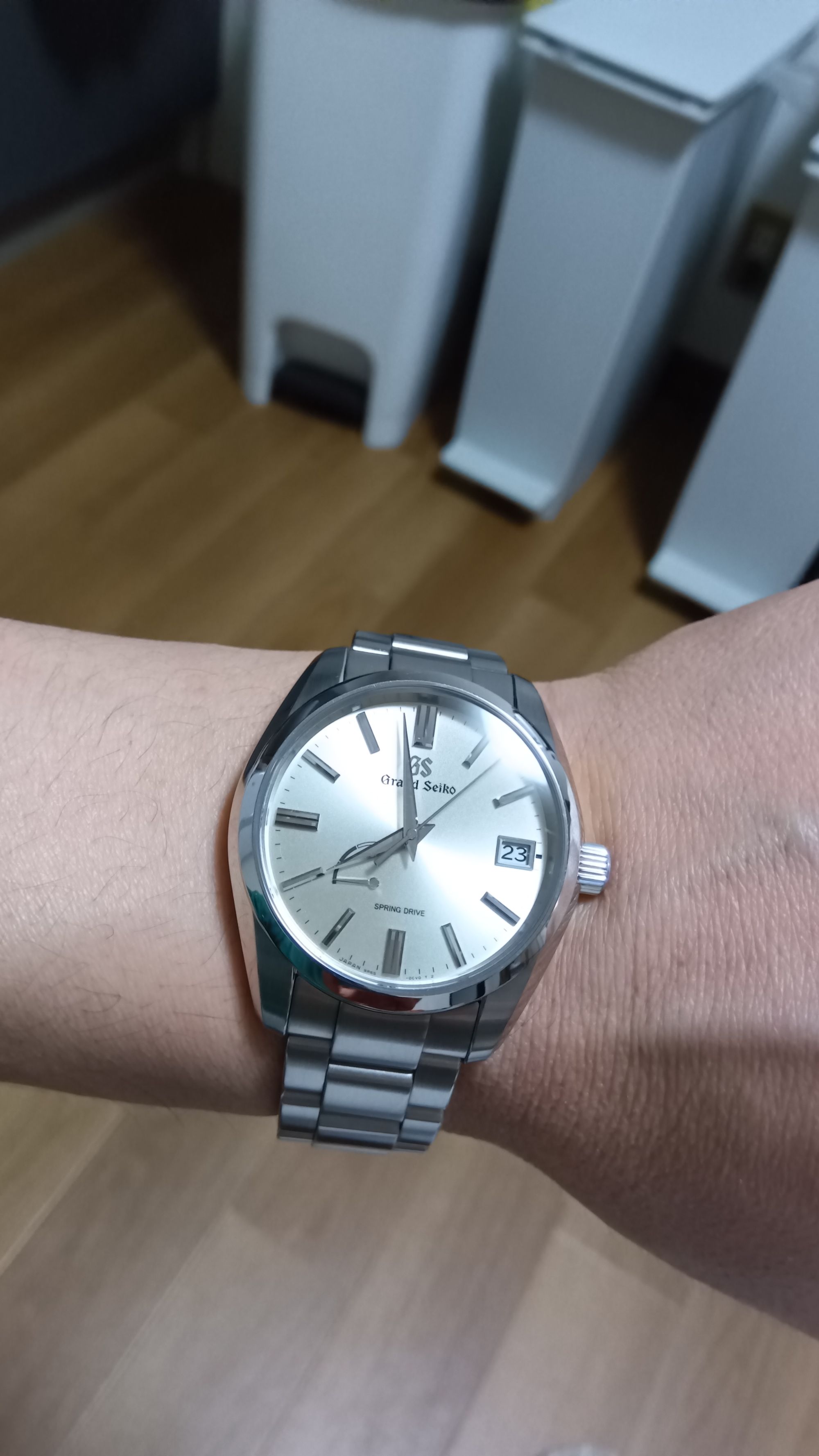 9Rスプリングドライブ SBGA437（高級時計）の商品画像 - 査定完了日：2025/11/23 - 最高査定価格：330,000円