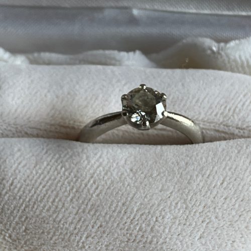 ダイヤモンド指輪