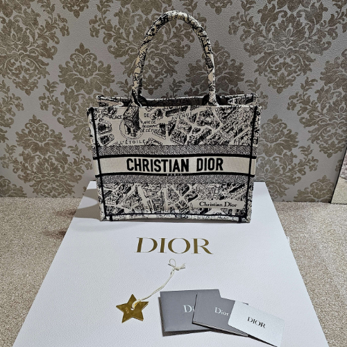 ディオール ブックトート