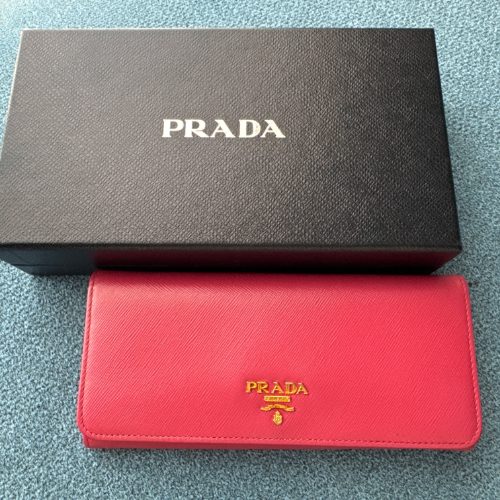 プラダ サフィアーノ 長財布