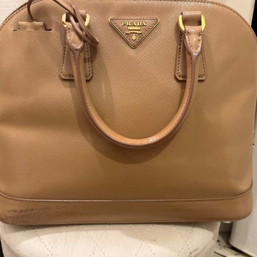 プラダ サフィアーノ