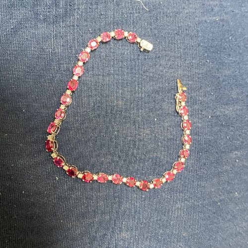 ルビーブレスレット