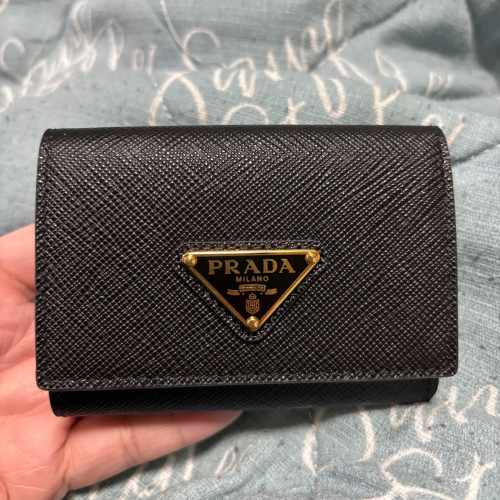 PRADA三つ折り財布