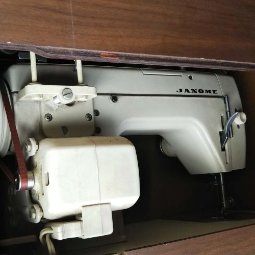 ジャノメ足踏みミシン