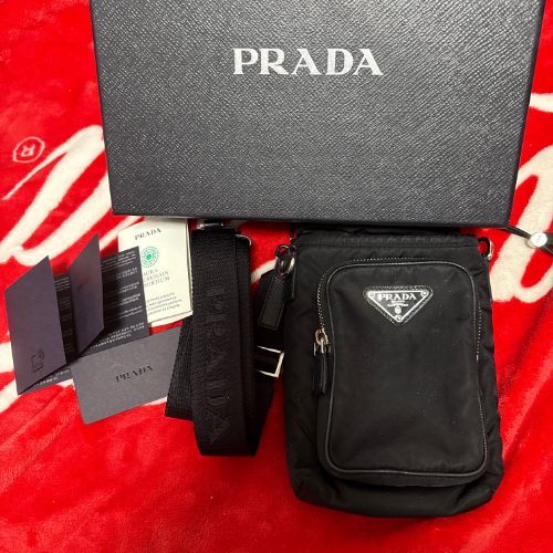 プラダ Re-Nylon スマートフォンケース