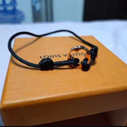 ルイ・ヴィトン 金ブレスレット