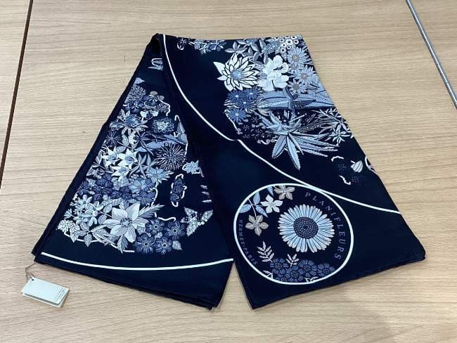 エルメス カレ プラニフルール 90 タグ付き