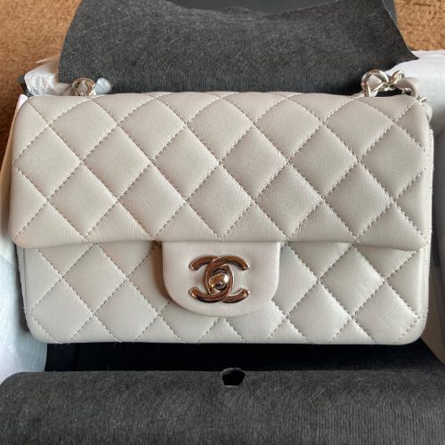 シャネル ミニマトラッセ ラムスキン