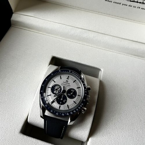 
オメガ スピードマスター しるはスヌーピーアワード50周年モデル