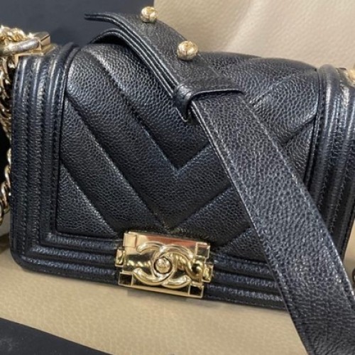 シャネル A67364 キャビアスキン