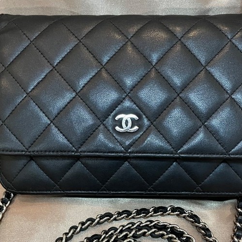 シャネル　ラムスキン チェーンウォレット