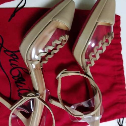 クリスチャンルブタンヒール