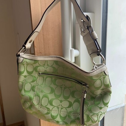 コーチのハンドバッグ