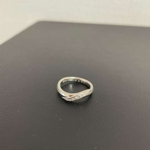 Pt900の結婚指輪、Pt850のダイヤモンドネックレス