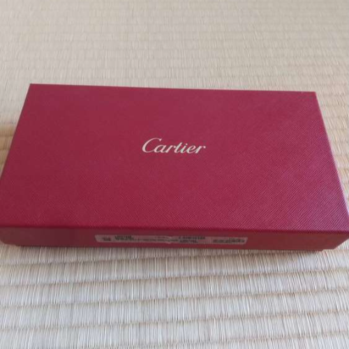 カルティエ・ハッピーバースデーパテントレザー