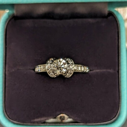 ティファニー リボンリング 0.47カラット