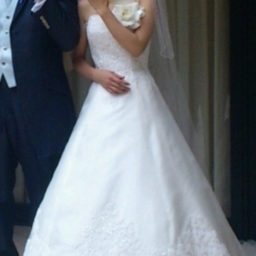 ウェディングドレス、コサージュ