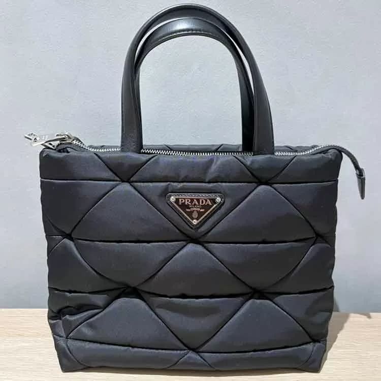 プラダ スモール パデッド Re-Nylon トートバッグ ブラック ナイロン 1BG373 未使用
