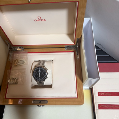 オメガ スピードマスター 324.30.38.50.01.001