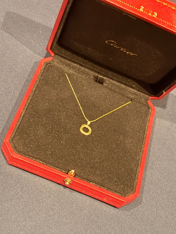 カルティエトリニティネックレスダイヤ入り