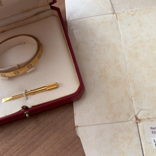 カルティエ　ラブブレス