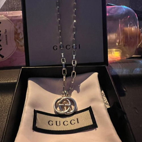 グッチ ネックレス GUCCI シルバー GGロゴモチーフ ペンダント 男女兼用