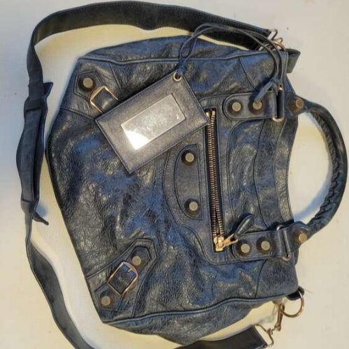 ジャイアントタウン　レザーバック