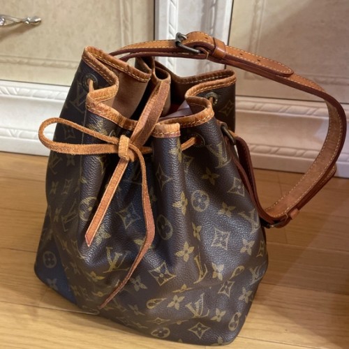 ルイヴィトン プチノエ