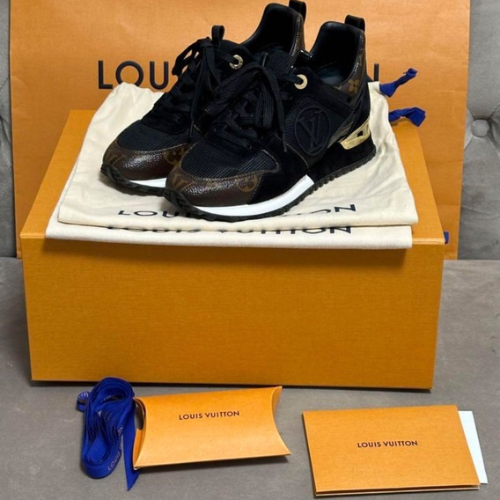 ランナーウェイスニーカー