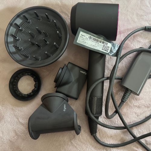 ダイソン　ヘアドライヤー