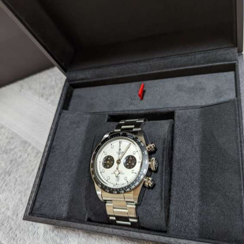 ブラックベイクロノ　ステンレスバンド　白文字盤