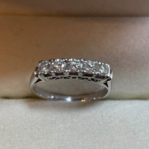 ダイヤモンド一文字リング