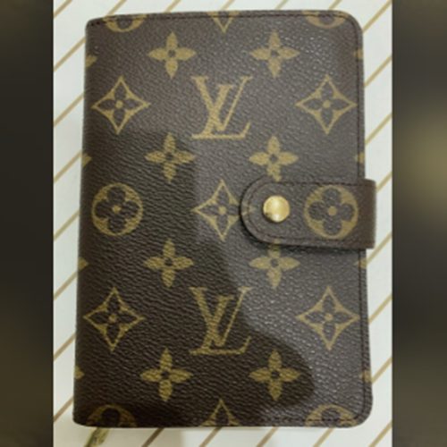 ルイヴィトンポルトパピエジップ