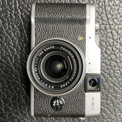 FUJIFILM X20