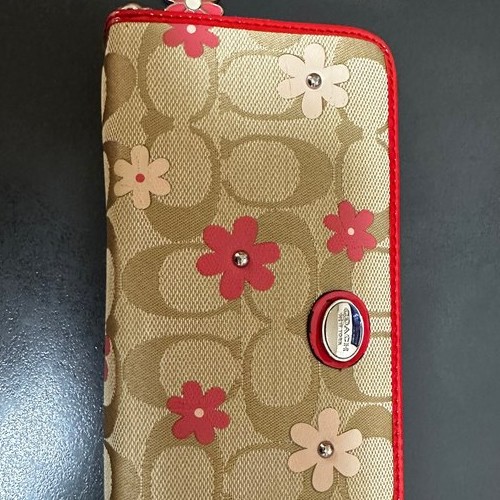 コーチ　アウトレット