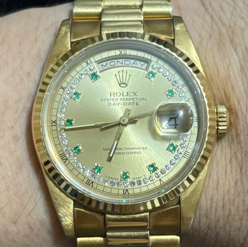 ロレックス デイデイト 金無垢　サファイヤテンポイント　さーくるだい