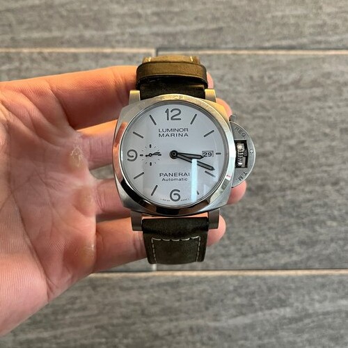 パネライルミノールマリーナ