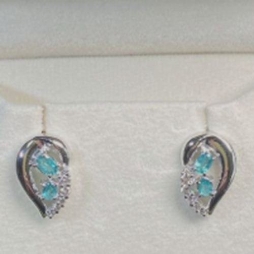 天然ブルートルマリンピアス