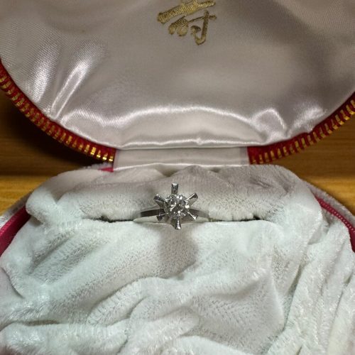 立爪ダイヤモンドリング