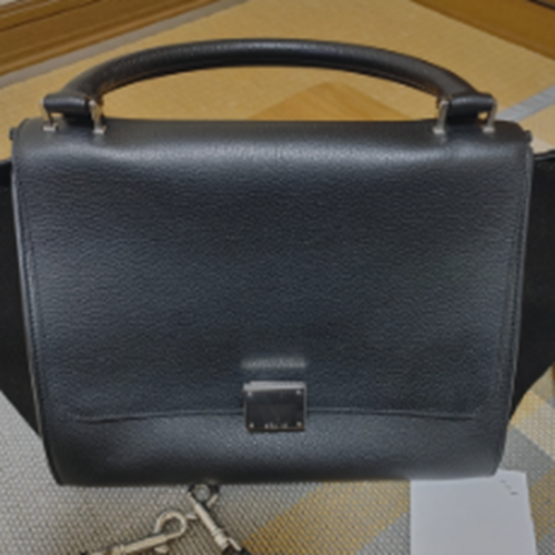 セリーヌ　トラペーズ黒