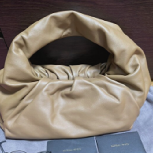 ザショルダーポーチ　レザー