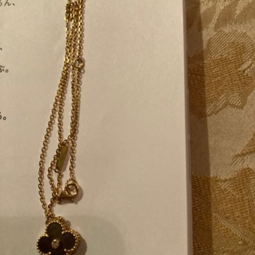 ヴァンクリフ　アルハンブラダイヤつきペンダント