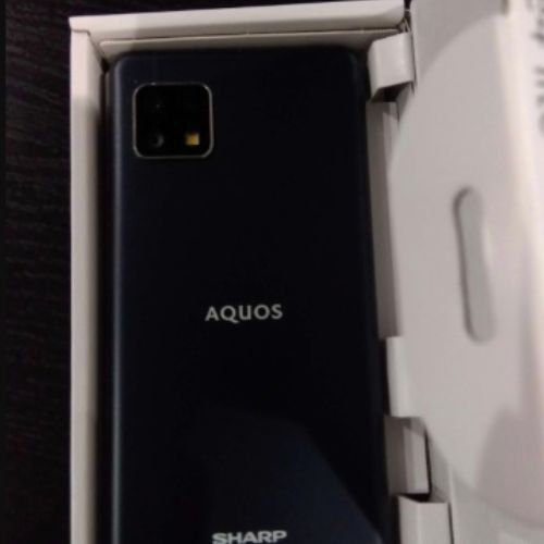 スマホ　AQUOS sense4lite