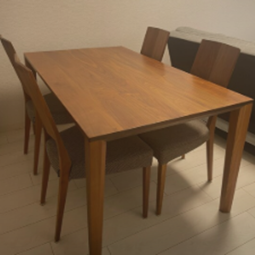 カリモク　ダイニングテーブル