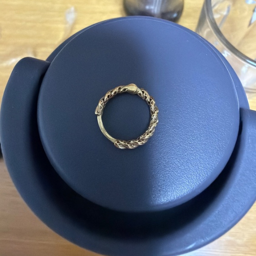 ピアス