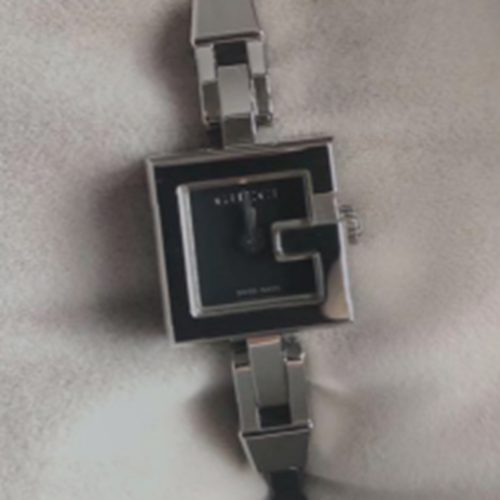 グッチ　Gミニ　レディース　腕時計