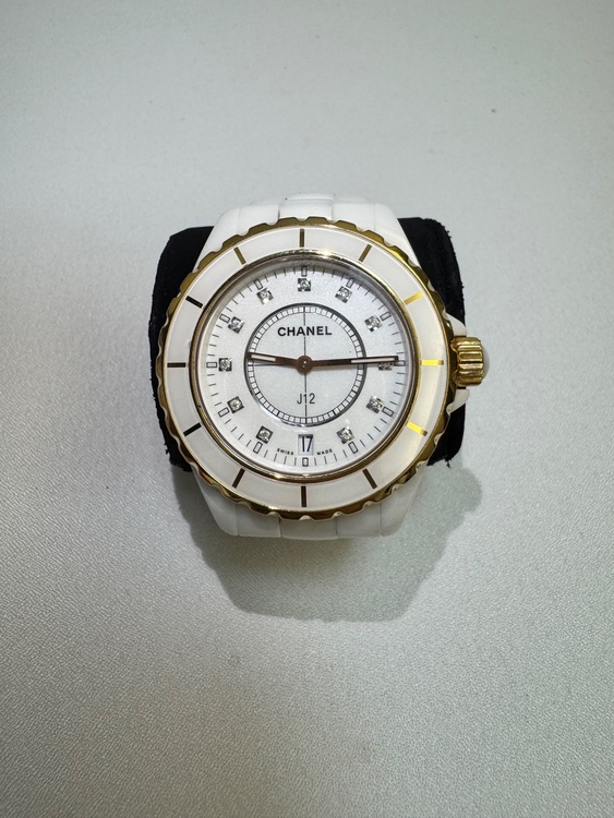 シャネル J12 H218