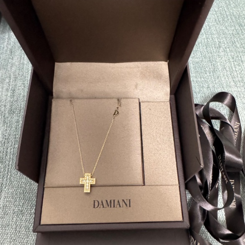 ダミアーニ　ベルエポック　ネックレス